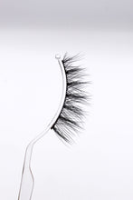 Load image into Gallery viewer, Romancé
